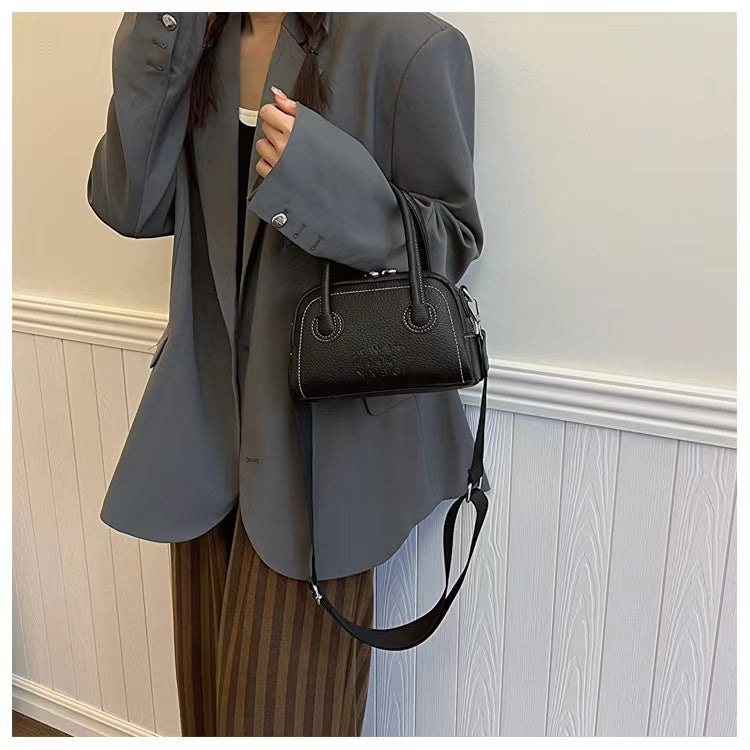 Luxurious, high-quality Crossbody shoulder bag for women