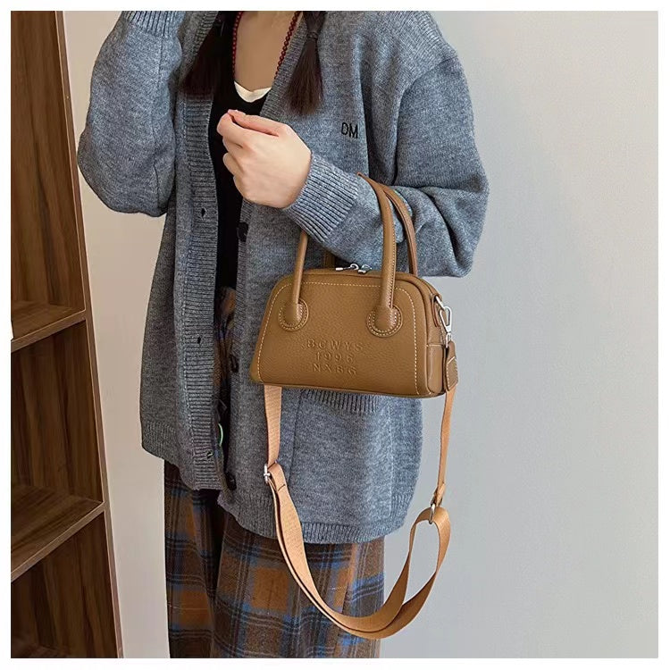 Luxurious, high-quality Crossbody shoulder bag for women