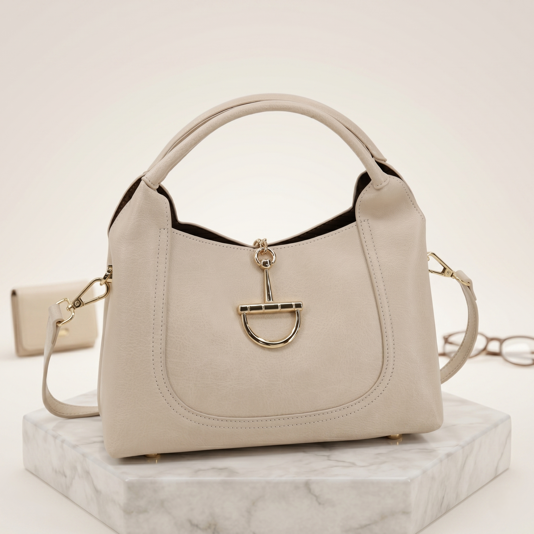 Women's handbag Main image