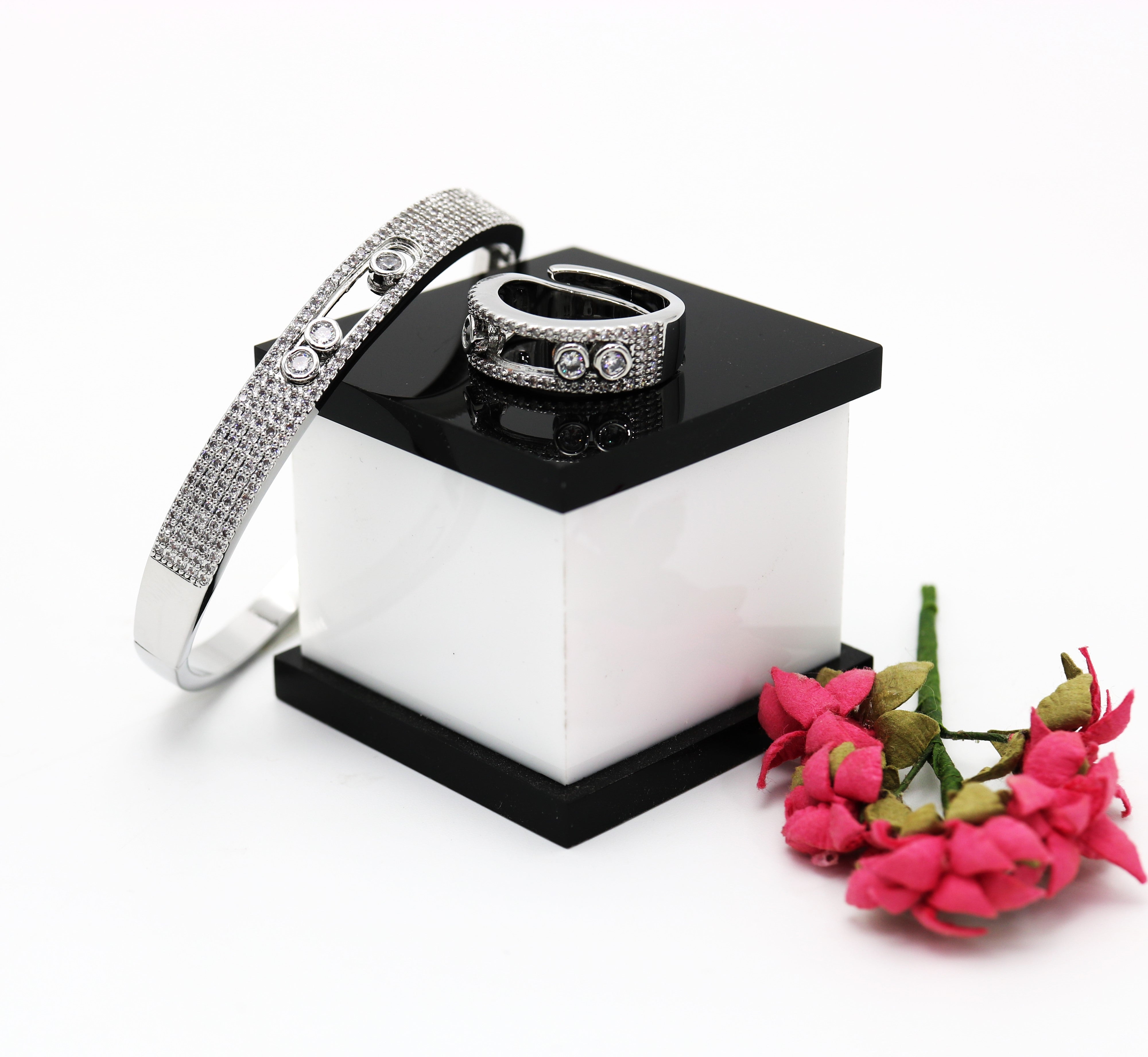A ring set with a bracelet made of zircon stones Main image