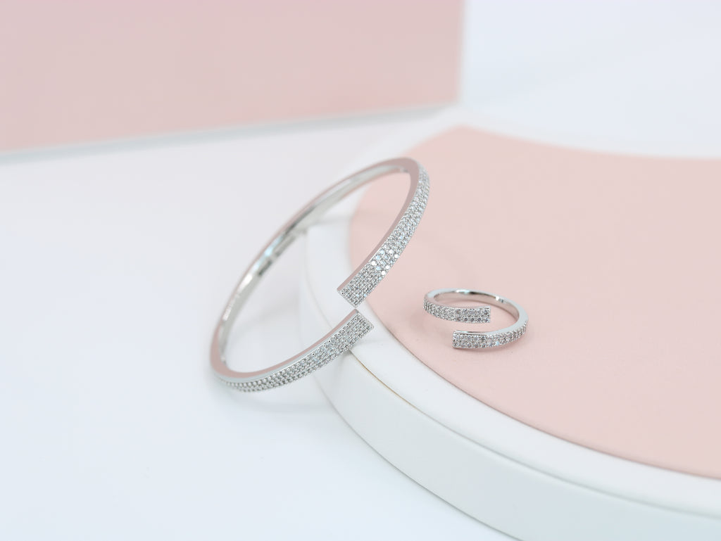 A ring set with a bracelet made of zircon stones