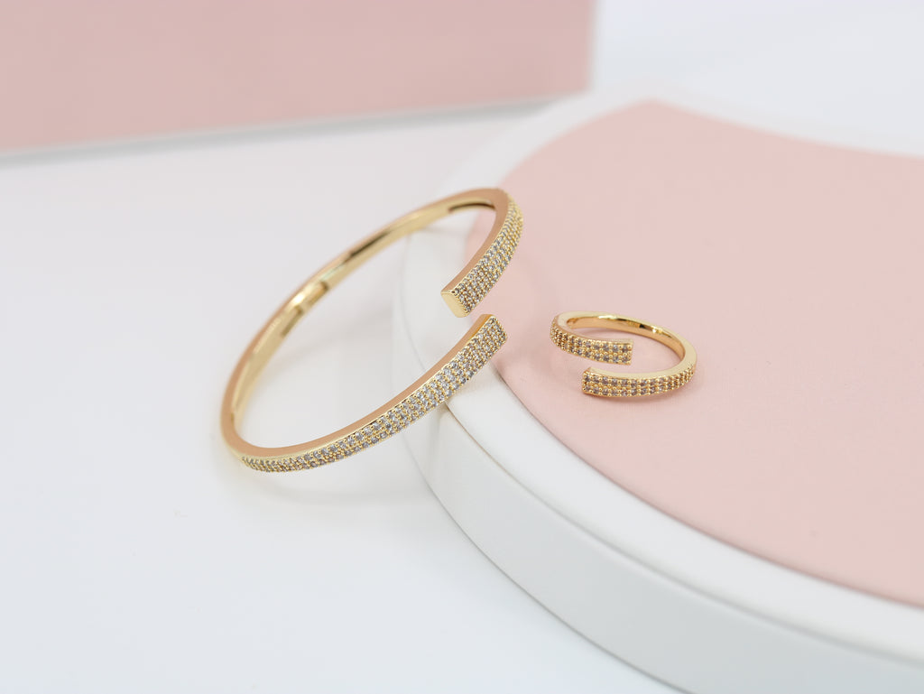 A ring set with a bracelet made of zircon stones