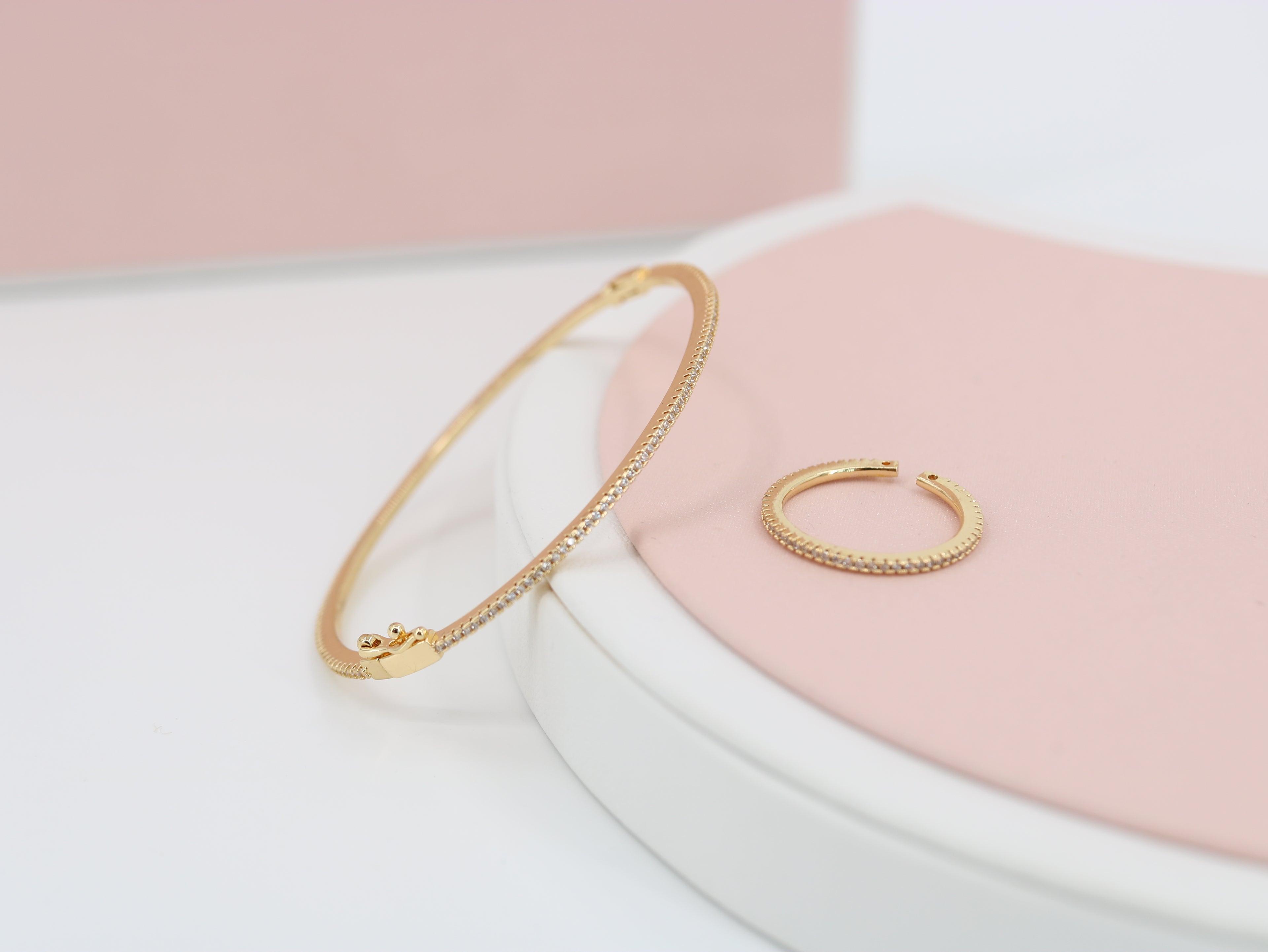 A ring set with a bracelet made of zircon stones