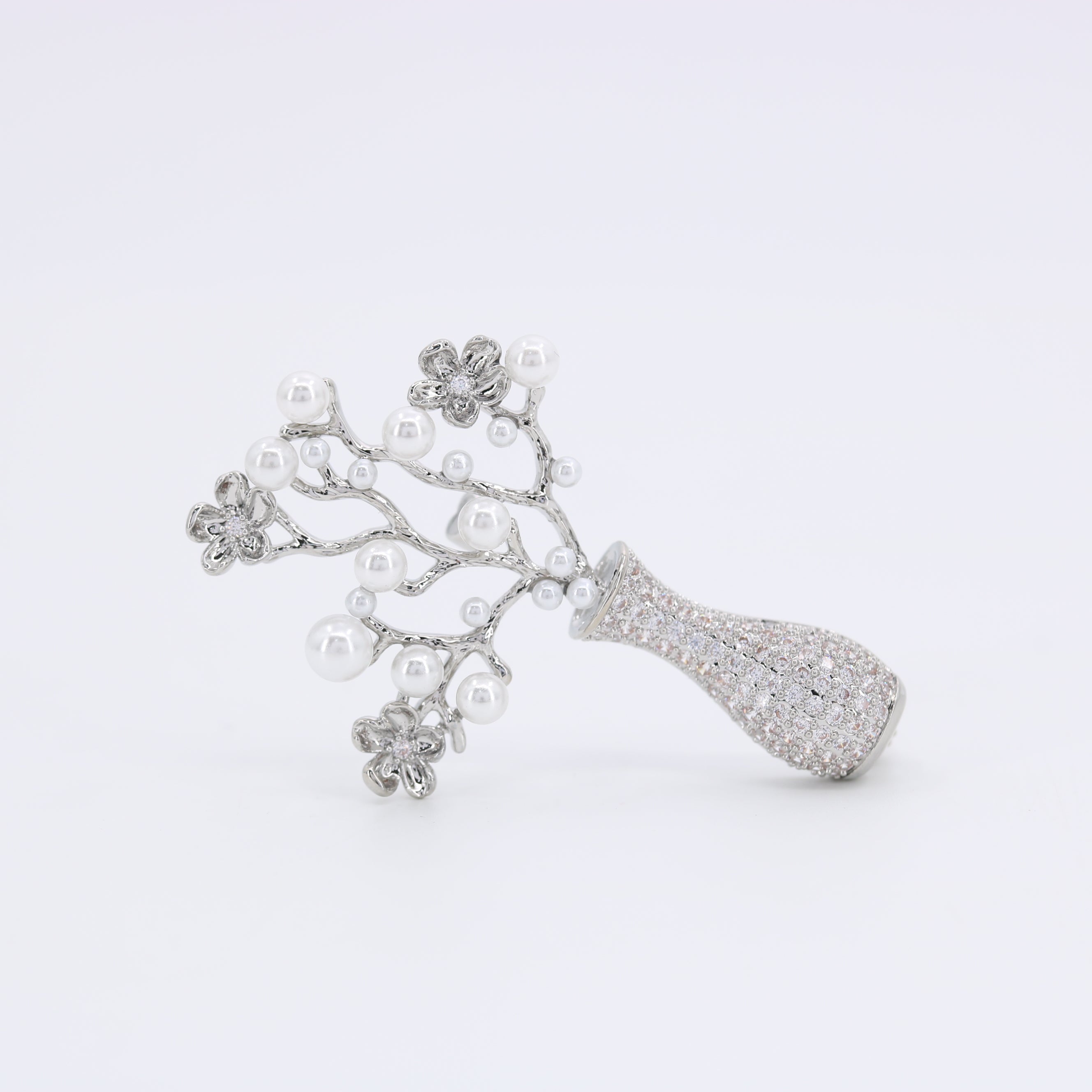 Brooch Main image