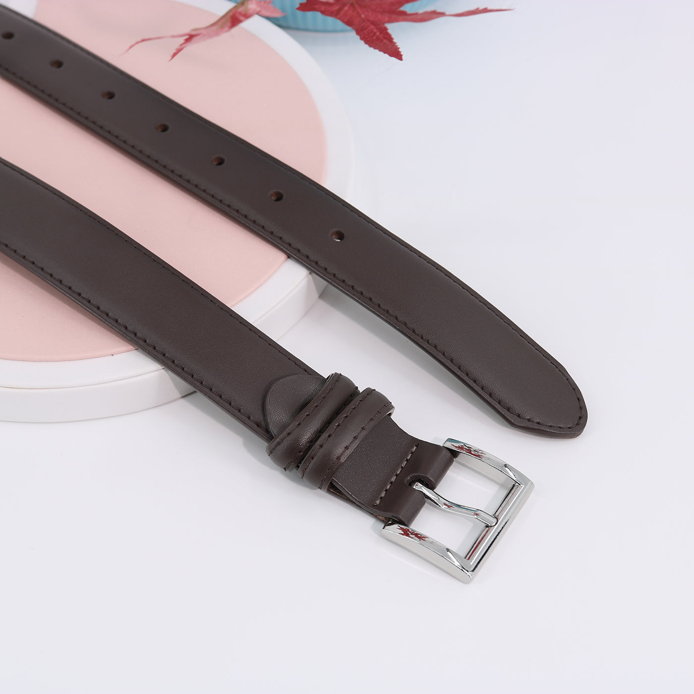 أحزمة رفيعة بسيطة بمشبك دبوس بلون موحد من الجلد الصناعي صورة ثانوية