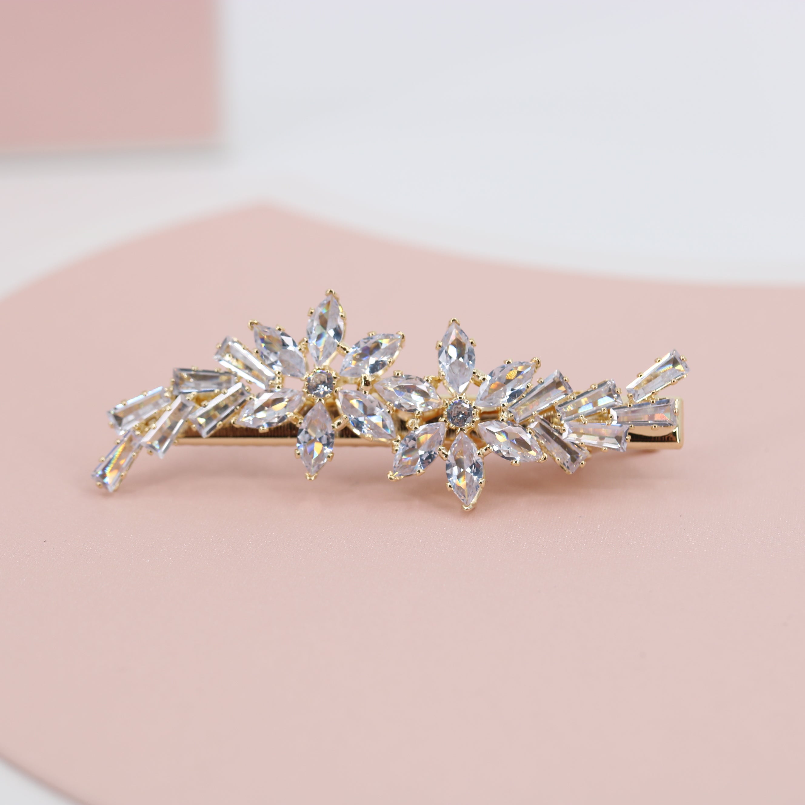 Hair Clip Girl Secondary image