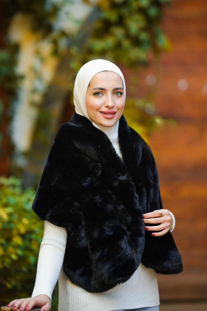 Shawl Fur Secondary image