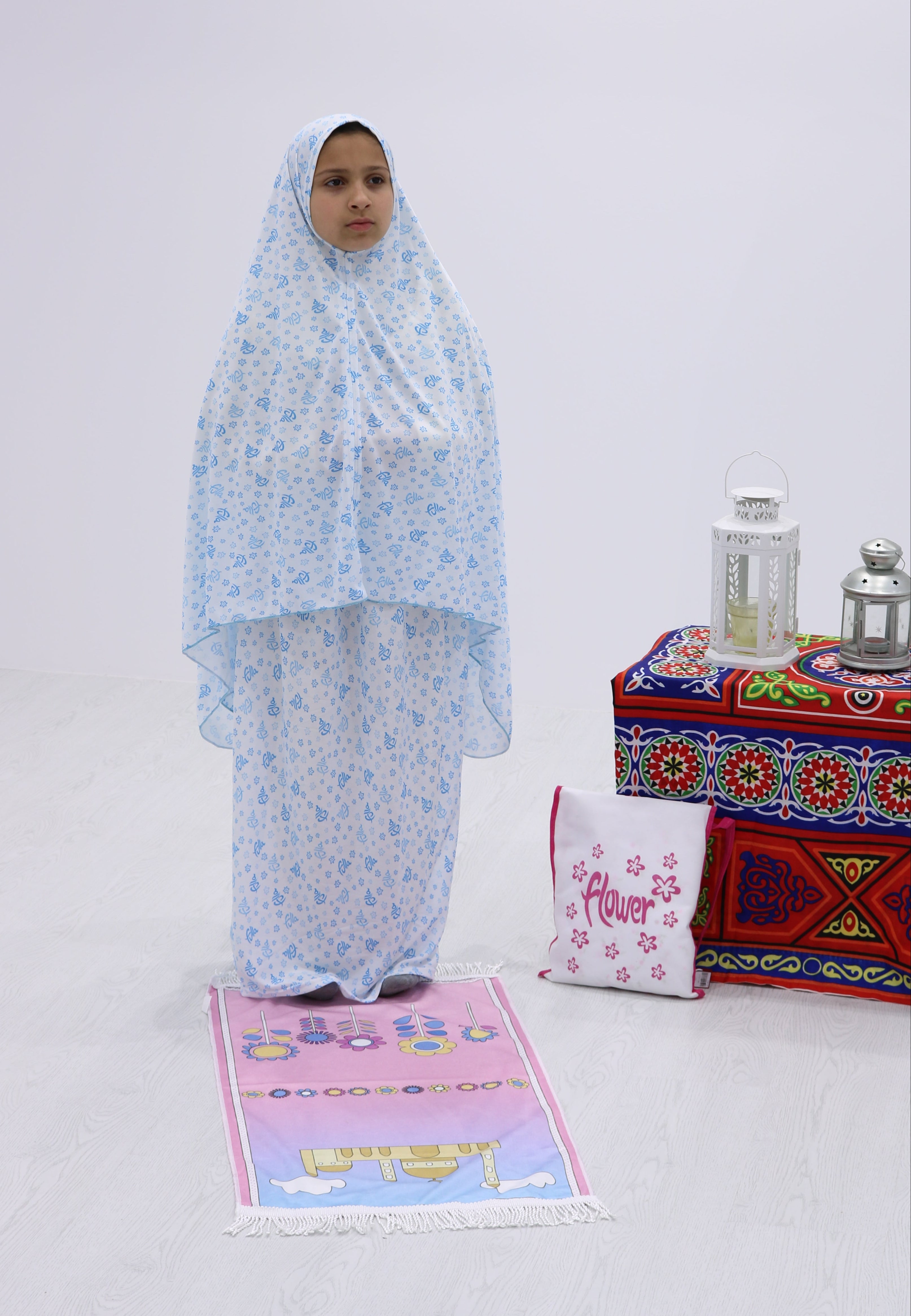 A beautiful prayer Suit with with a prayer rug for children Secondary image
