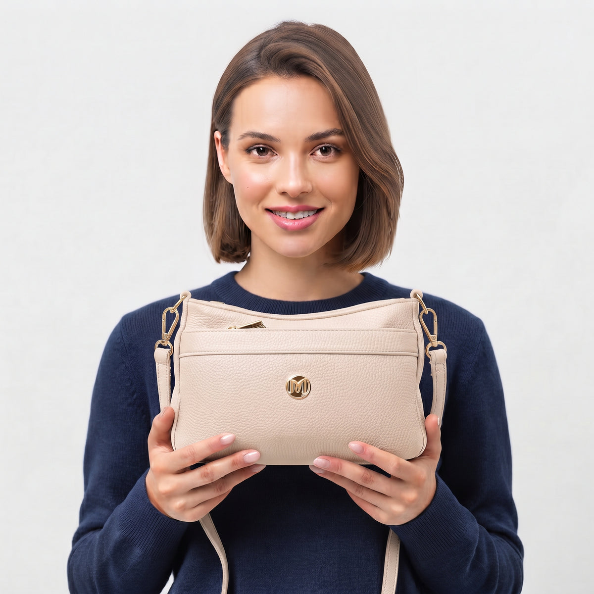 Crossbody Bag الصورة الرئيسية