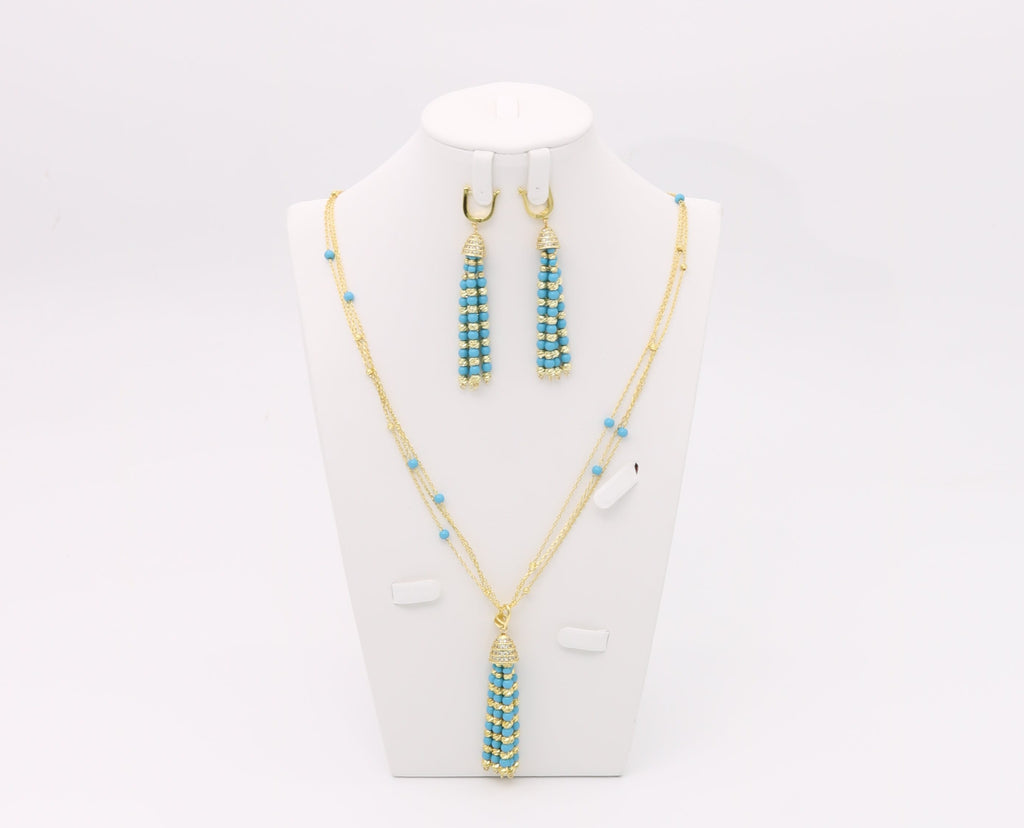 luxurious necklace with earrings