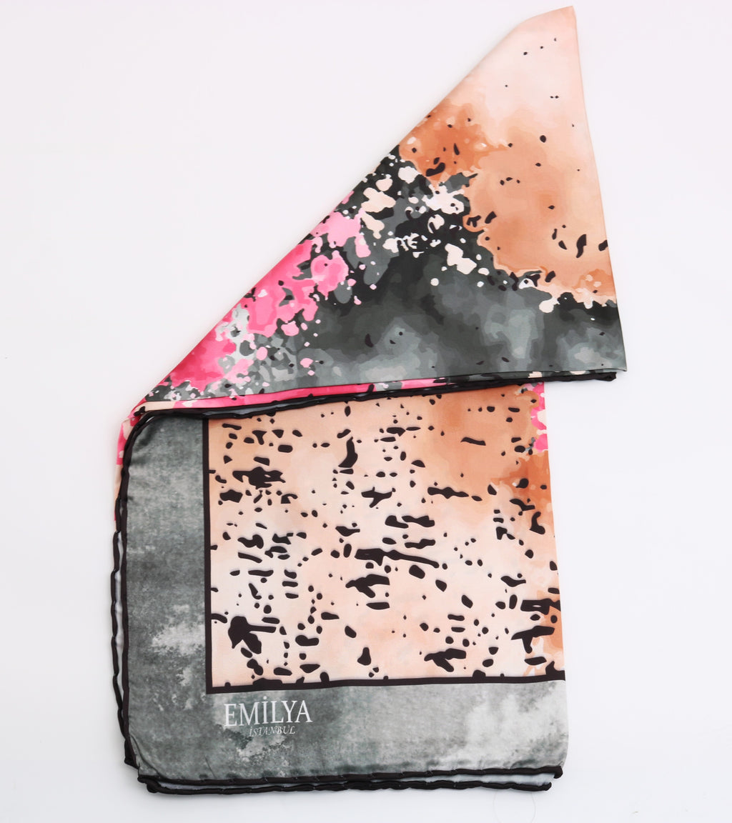 حجاب حرير مربع