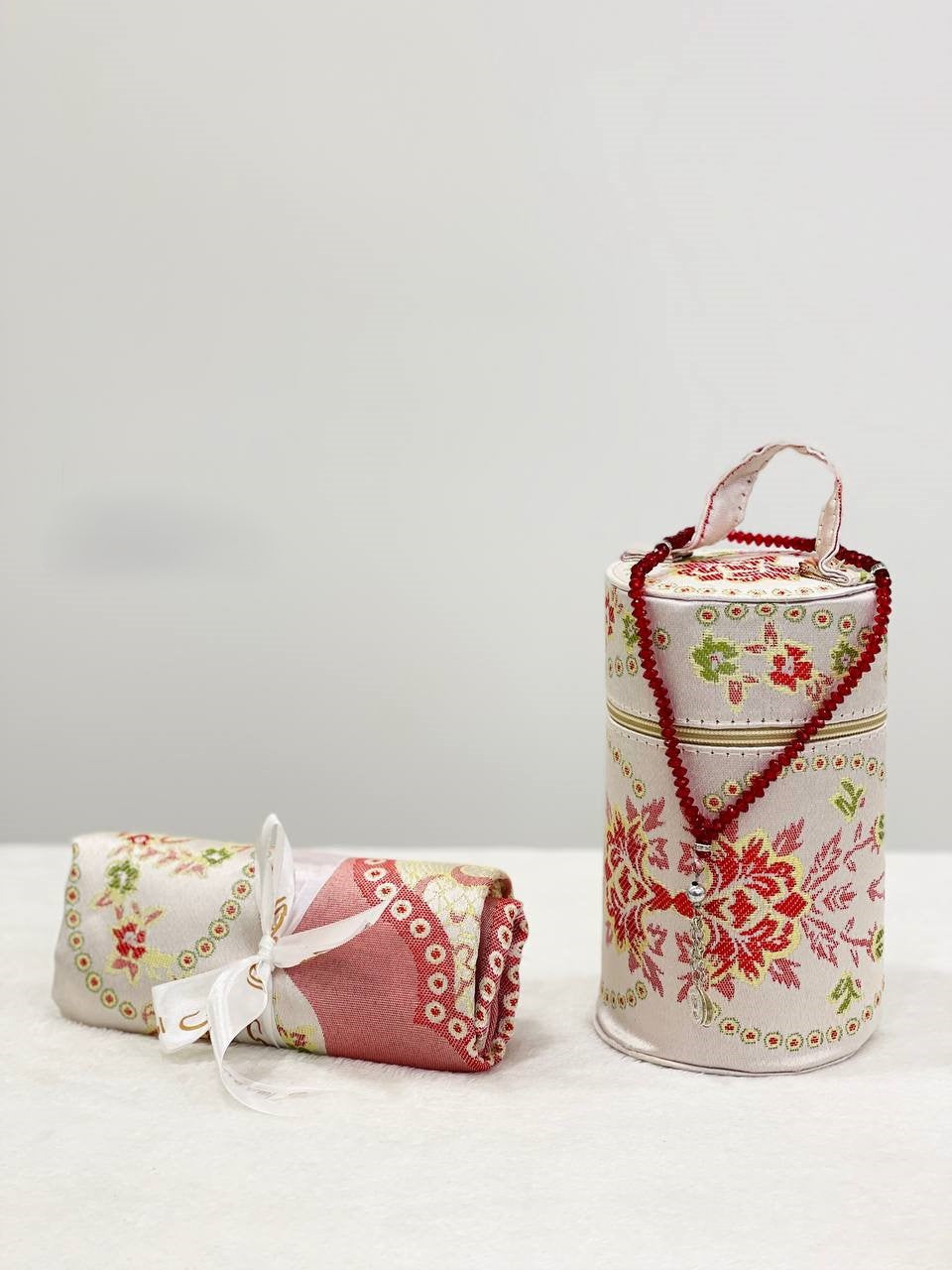 بوكس سجادة صلاة + مسبحة