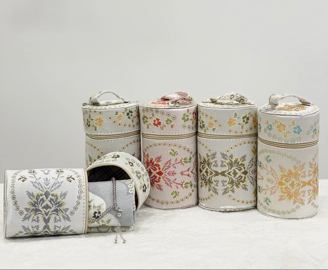 بوكس سجادة صلاة + مسبحة Main image