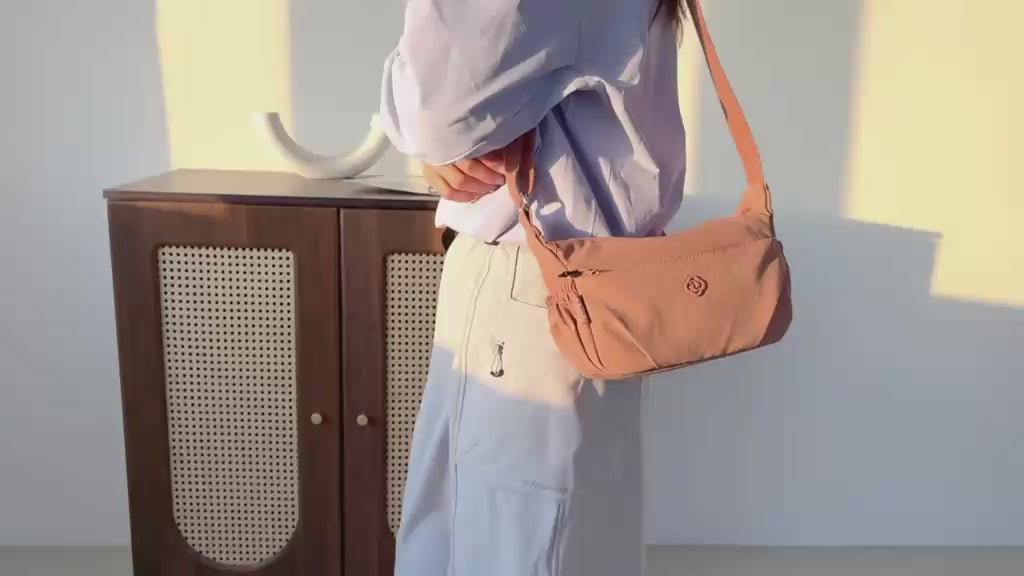 Women's handbag