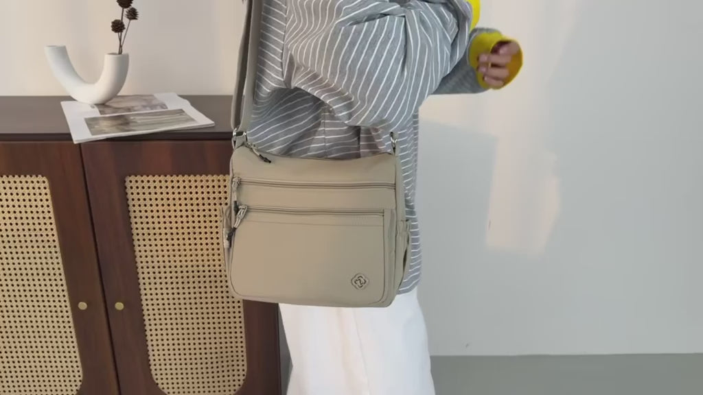 Women's handbag