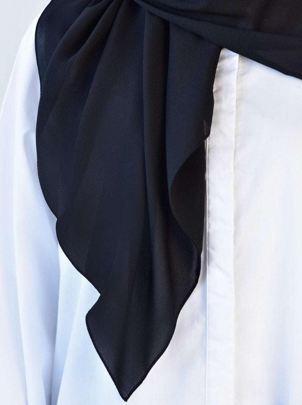 Hijab Crepe Square - NOORAN ALMASSI - نوران ألماسي