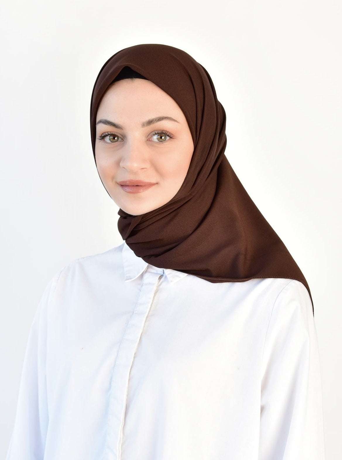 Hijab Crepe Square - NOORAN ALMASSI - نوران ألماسي