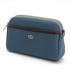 شنطة كروس بودي سادة بتصميم بروش ذهبي