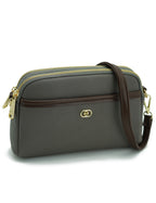 شنطة كروس بودي سادة بتصميم بروش ذهبي