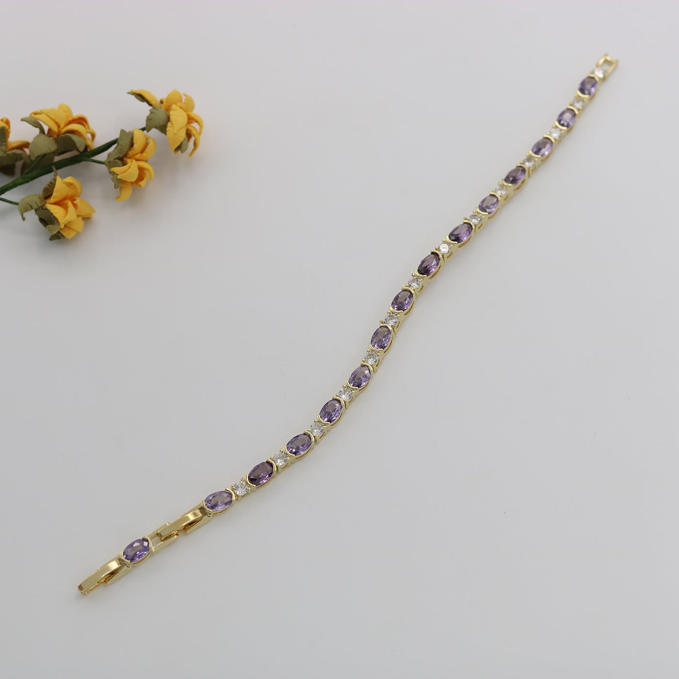 luxurious Bracelet Main image