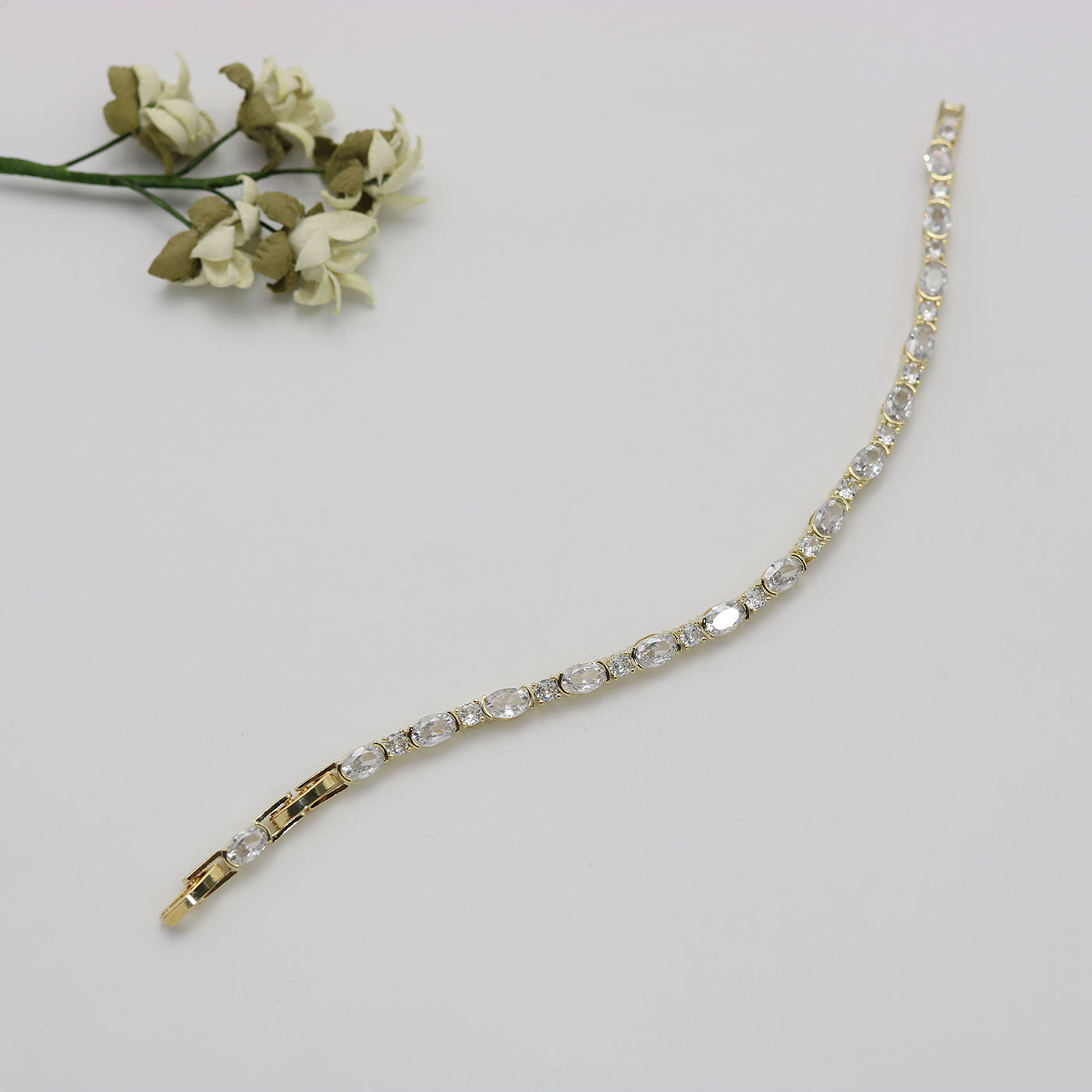 luxurious Bracelet Secondary image