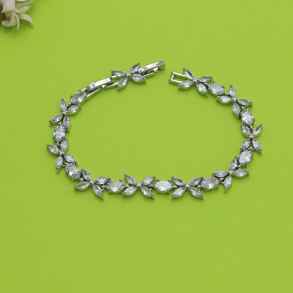 Bracelet Secondary image