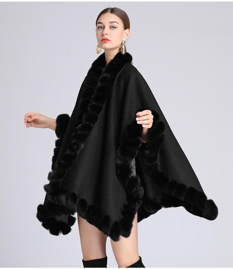 Cape Shawl – NOORAN ALMASSI نوران ألماسي - Main Image