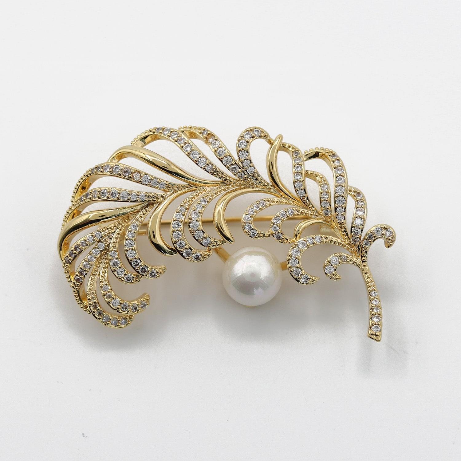 Brooch Secondary image
