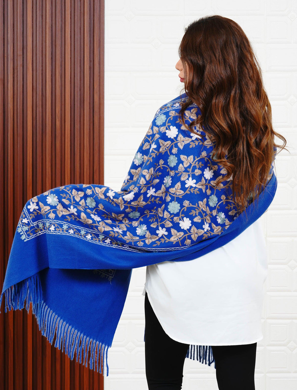 Shawl Kashmiri - NOORAN ALMASSI - نوران ألماسي